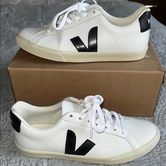 Veja Esplar logo leather White and Black Sneakers - Picture 8 of 8